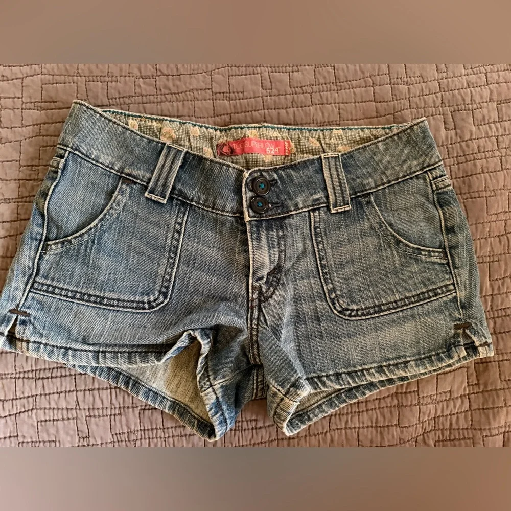 Levi’s Too Superlow 524 Women's Shorts Size 3 - Picture 2 of 5